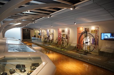 🔬 과학기술관 (카가쿠 기주츠칸)